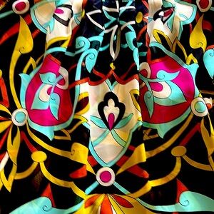 🟣⚫️⚪️Bohemian Nicole Miller.Beautiful Colors.Soft Pleated.TasselPuffSleeves10🟡